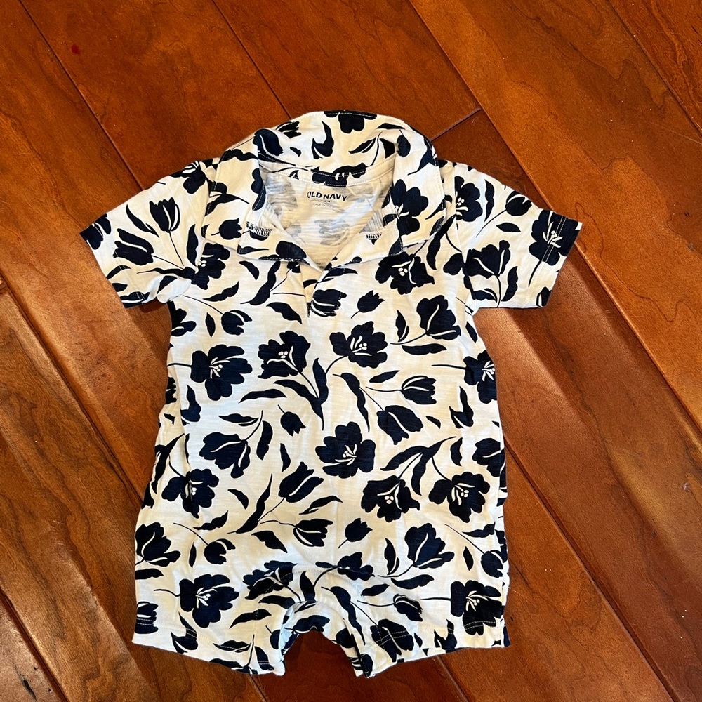 Old Navy Tropical Jumper